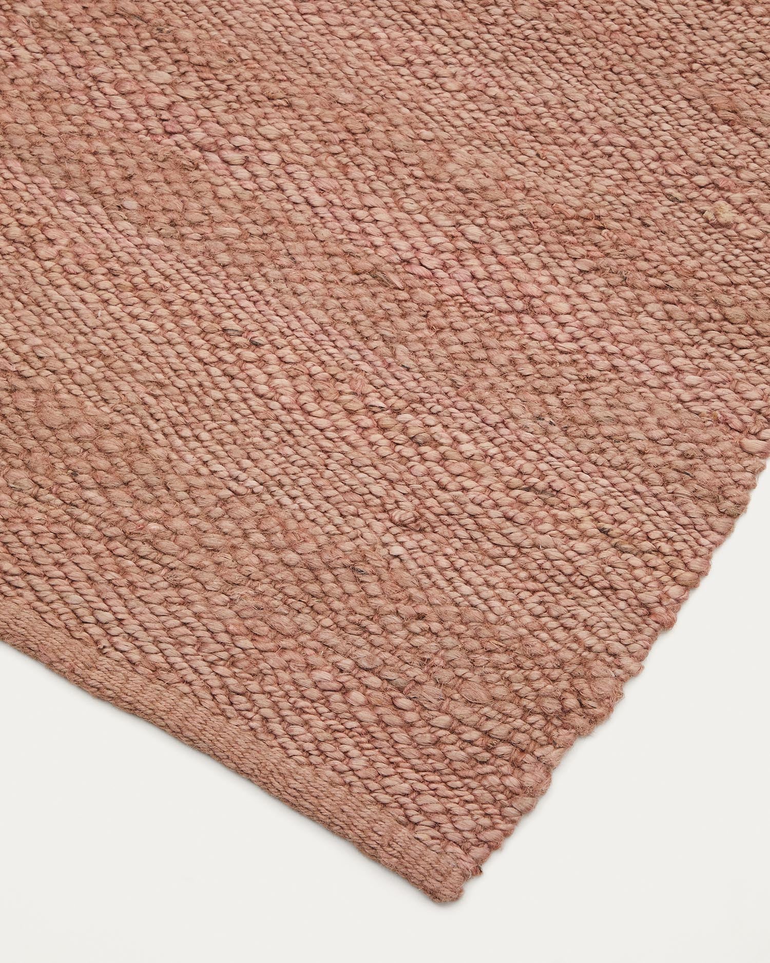 Sallova Teppich aus Jute in Rosa, 160 x 230 cm: Nachhaltiger, weicher Teppich für gemütliche Outdoor-Oasen und kreative Gestaltungsmöglichkeiten.