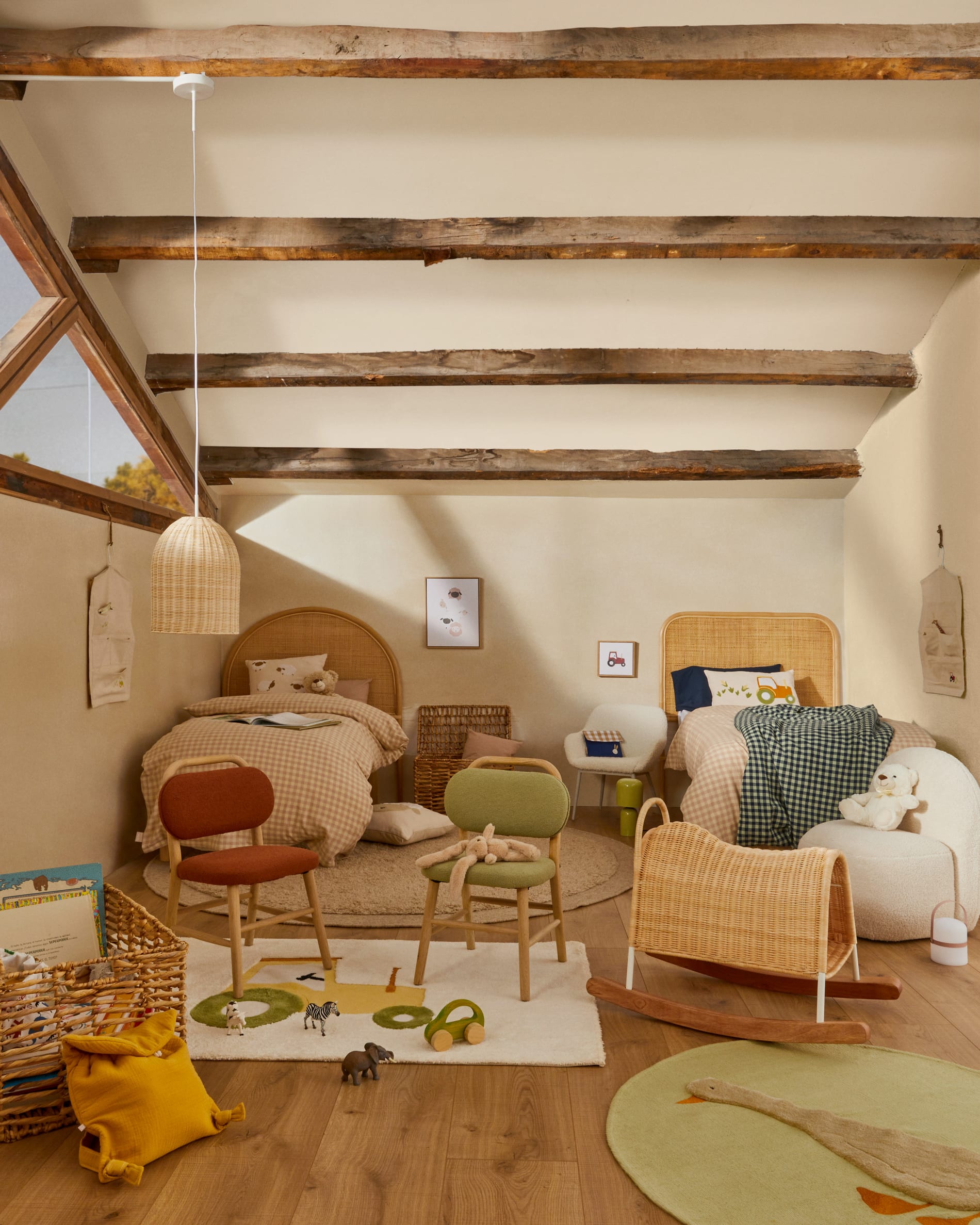 Runder Wollteppich Marely in Beige, Ø 200 cm, von Kave Home. Perfekt für stilvolle und behagliche Wohnräume.