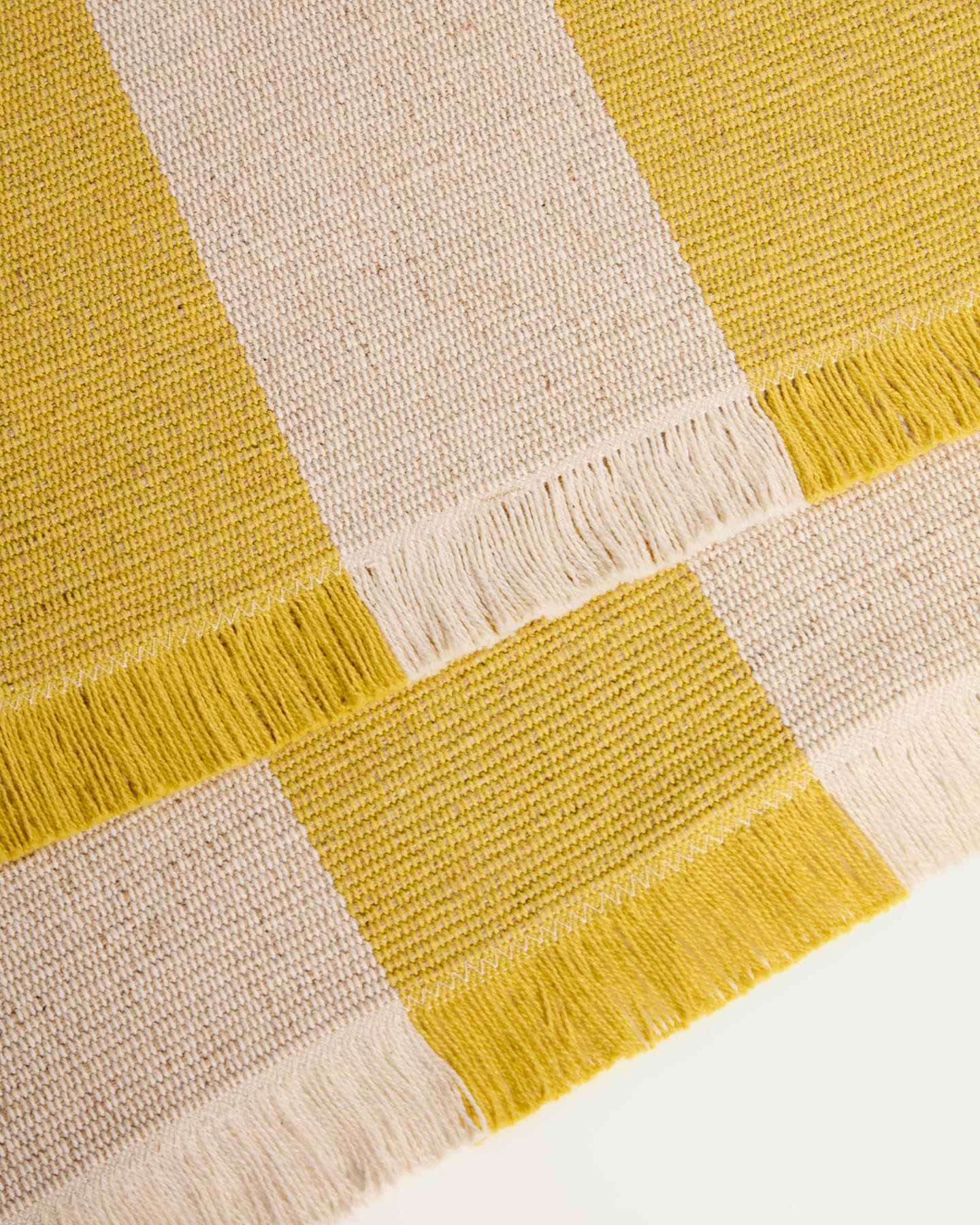 Tischläufer Daltan aus Baumwolle und Jute, gelb gestreift, 50 x 150 cm in Gelb präsentiert im Onlineshop von KAQTU Design AG. Tischtuch ist von Kave Home