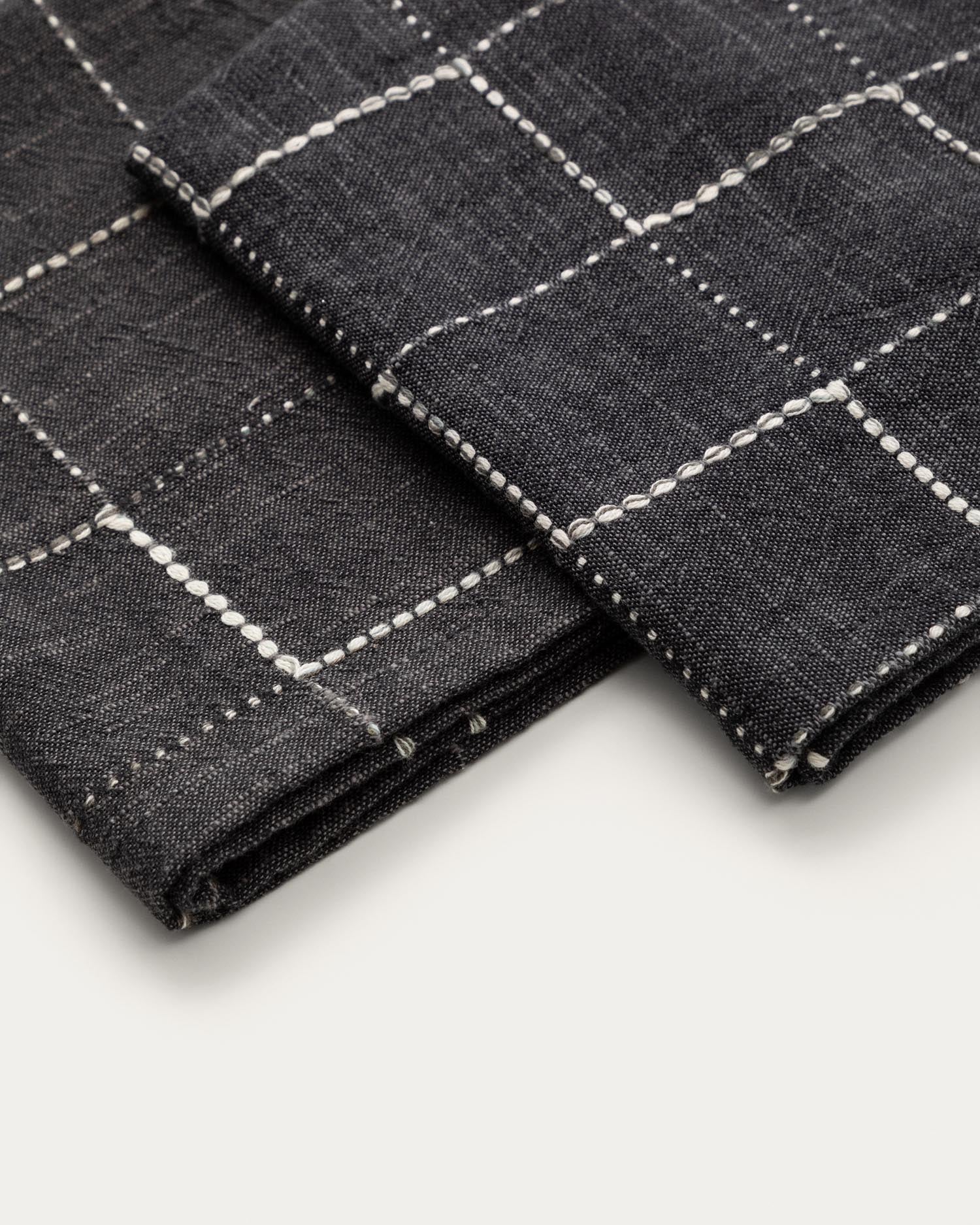 Set aus 2 edlen Servietten aus 100% Baumwolle in Schwarz von Kave Home – perfekt für jeden Anlass und stilvolle Tischgestaltungen.