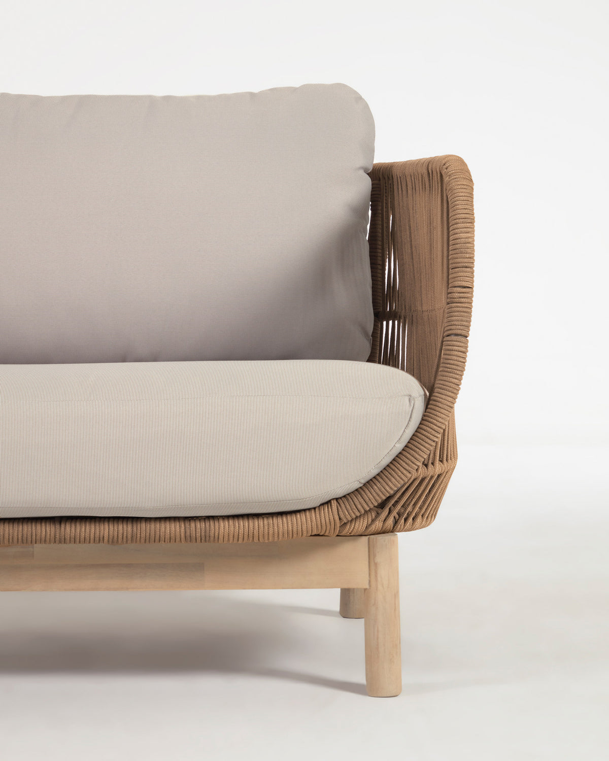 Catalina 3-Sitzer Sofa aus beigem Seil und massivem Akazienholz 170 cm FSC 100% in Beige präsentiert im Onlineshop von KAQTU Design AG. Lounge Sofa ist von Kave Home