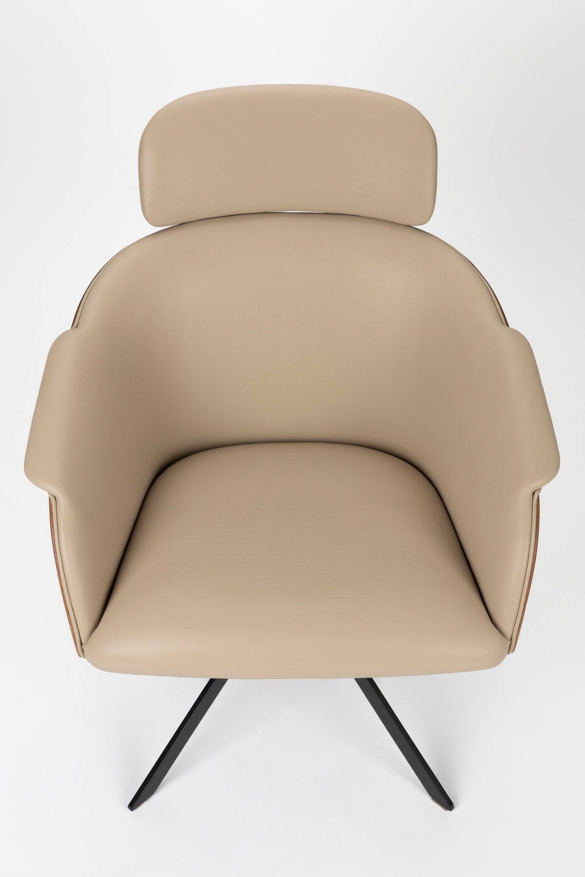 Frie Sessel in beige präsentiert im Onlineshop von KAQTU Design AG. Sessel ist von Zuiver