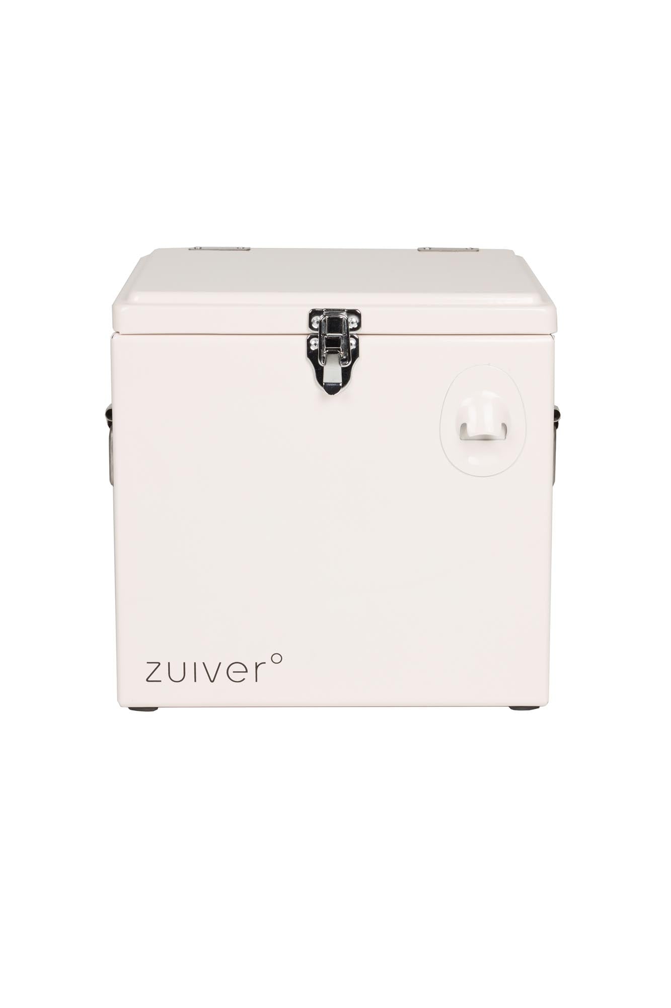Der Cooler Be Cute von Zuiver vereint Funktionalität und Stil. Ideal für Outdoor-Aktivitäten, hält er Getränke und Snacks lange kühl.
