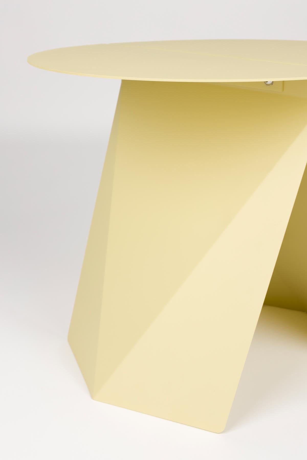 Beistelltisch Foldy in Gelb präsentiert im Onlineshop von KAQTU Design AG. Beistelltisch ist von Zuiver