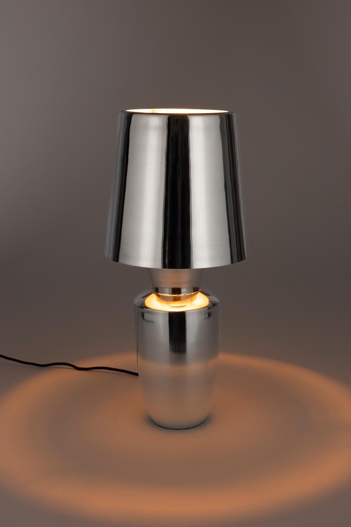 Tischlampe Classy in Silber präsentiert im Onlineshop von KAQTU Design AG. Tischleuchte ist von Zuiver