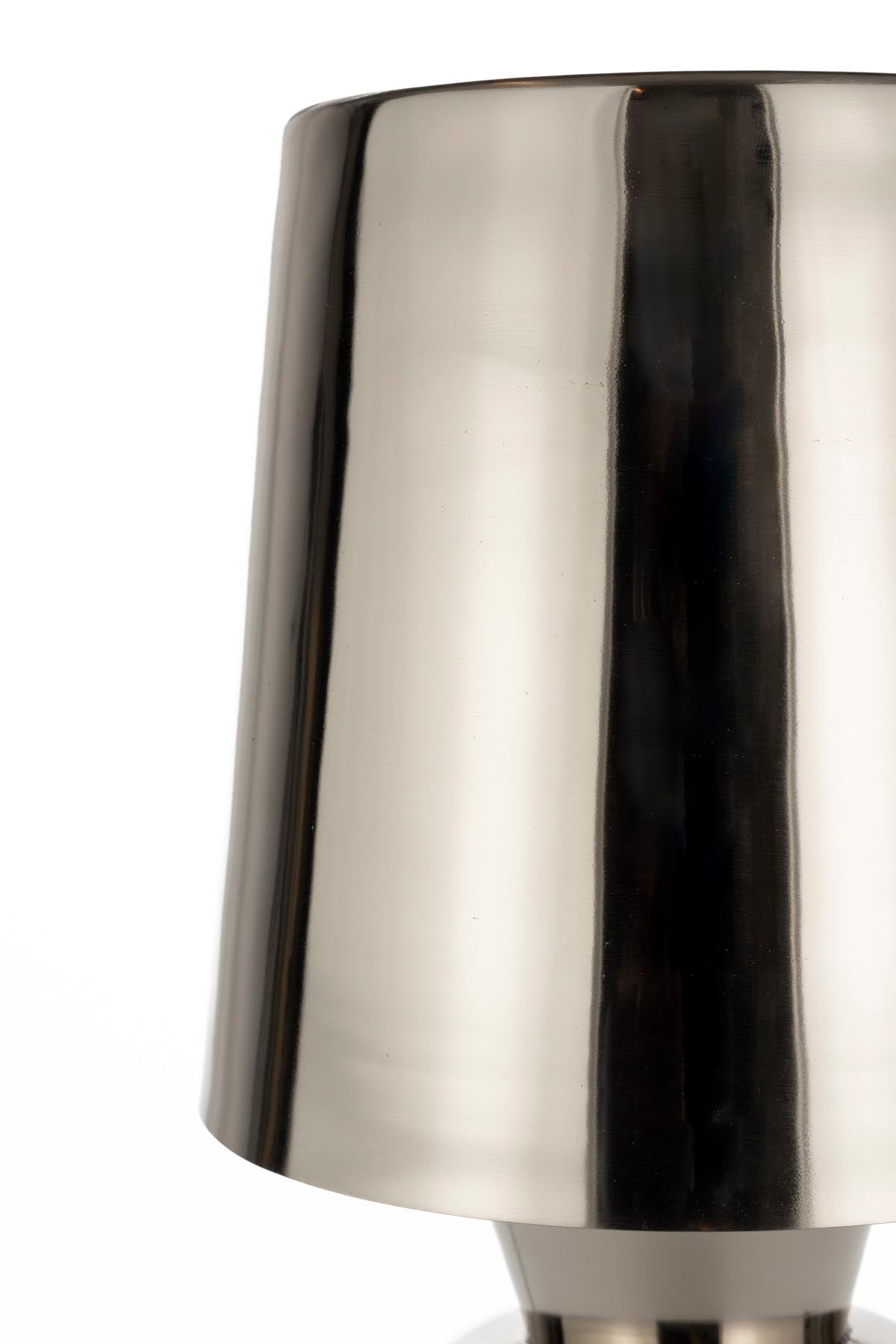 Tischlampe Classy in Silber präsentiert im Onlineshop von KAQTU Design AG. Tischleuchte ist von Zuiver