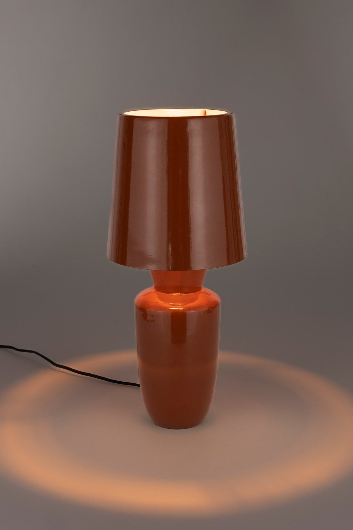 Tischlampe Classy in Rot präsentiert im Onlineshop von KAQTU Design AG. Tischleuchte ist von Zuiver