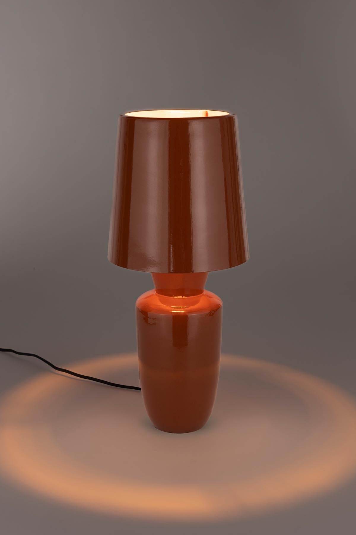 Tischlampe Classy in Rot präsentiert im Onlineshop von KAQTU Design AG. Tischleuchte ist von Zuiver