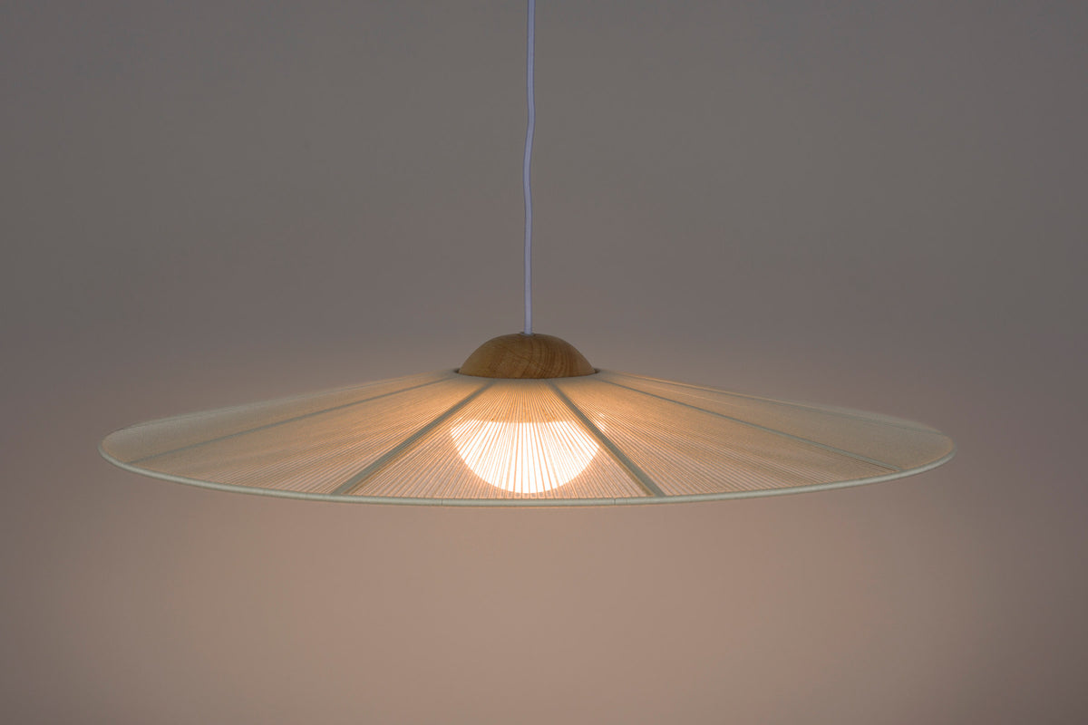 Pendellampe Belle S in beige präsentiert im Onlineshop von KAQTU Design AG. Pendelleuchte ist von Zuiver