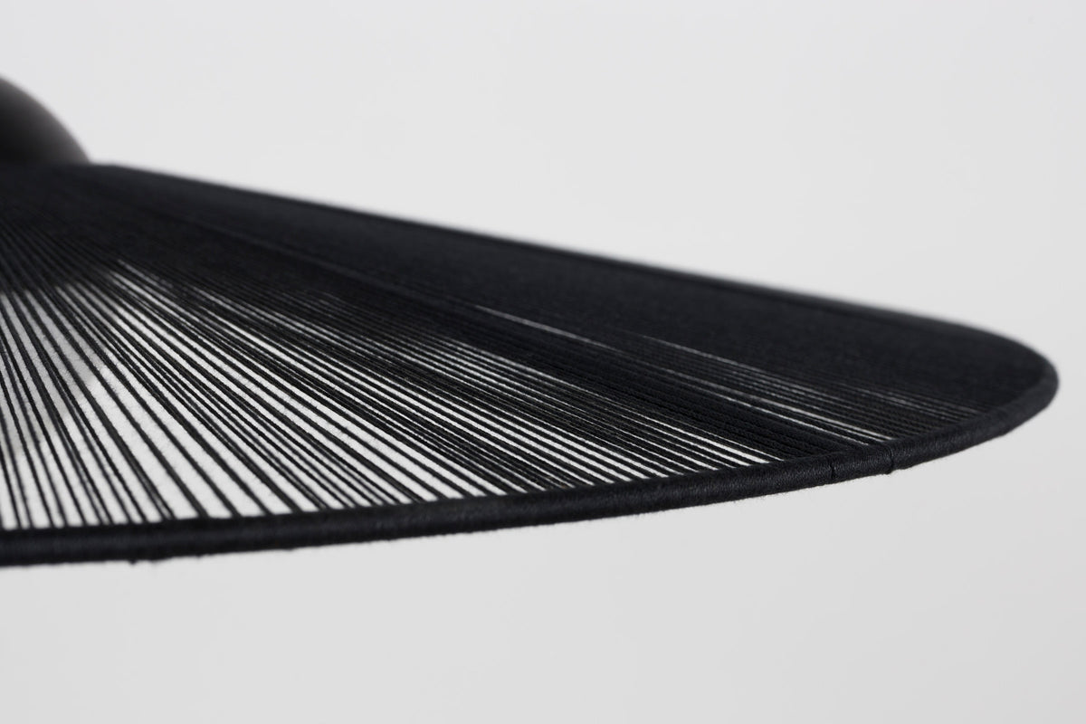 Pendellampe Belle S in Schwarz präsentiert im Onlineshop von KAQTU Design AG. Pendelleuchte ist von Zuiver