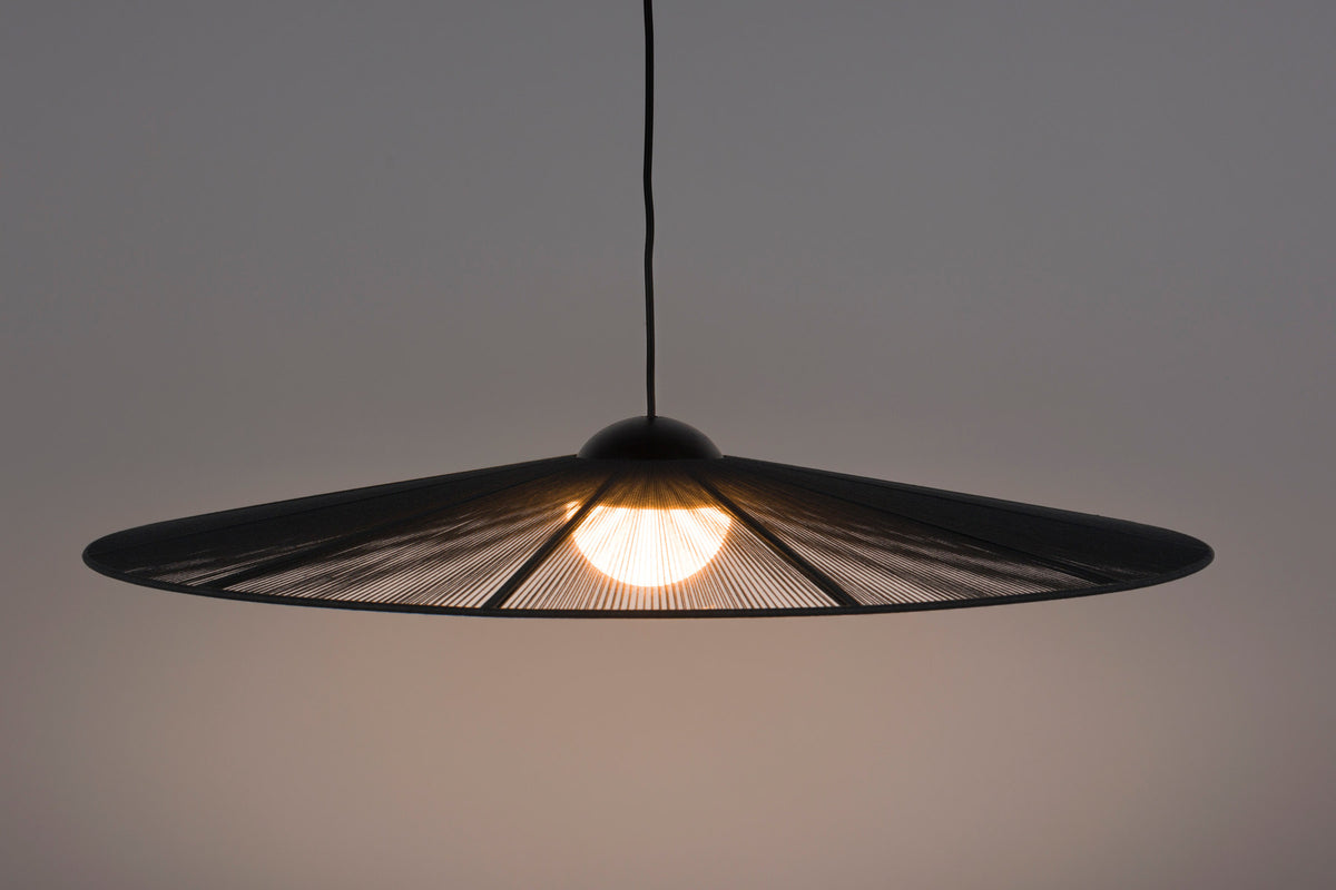 Pendellampe Belle L in Schwarz präsentiert im Onlineshop von KAQTU Design AG. Pendelleuchte ist von Zuiver
