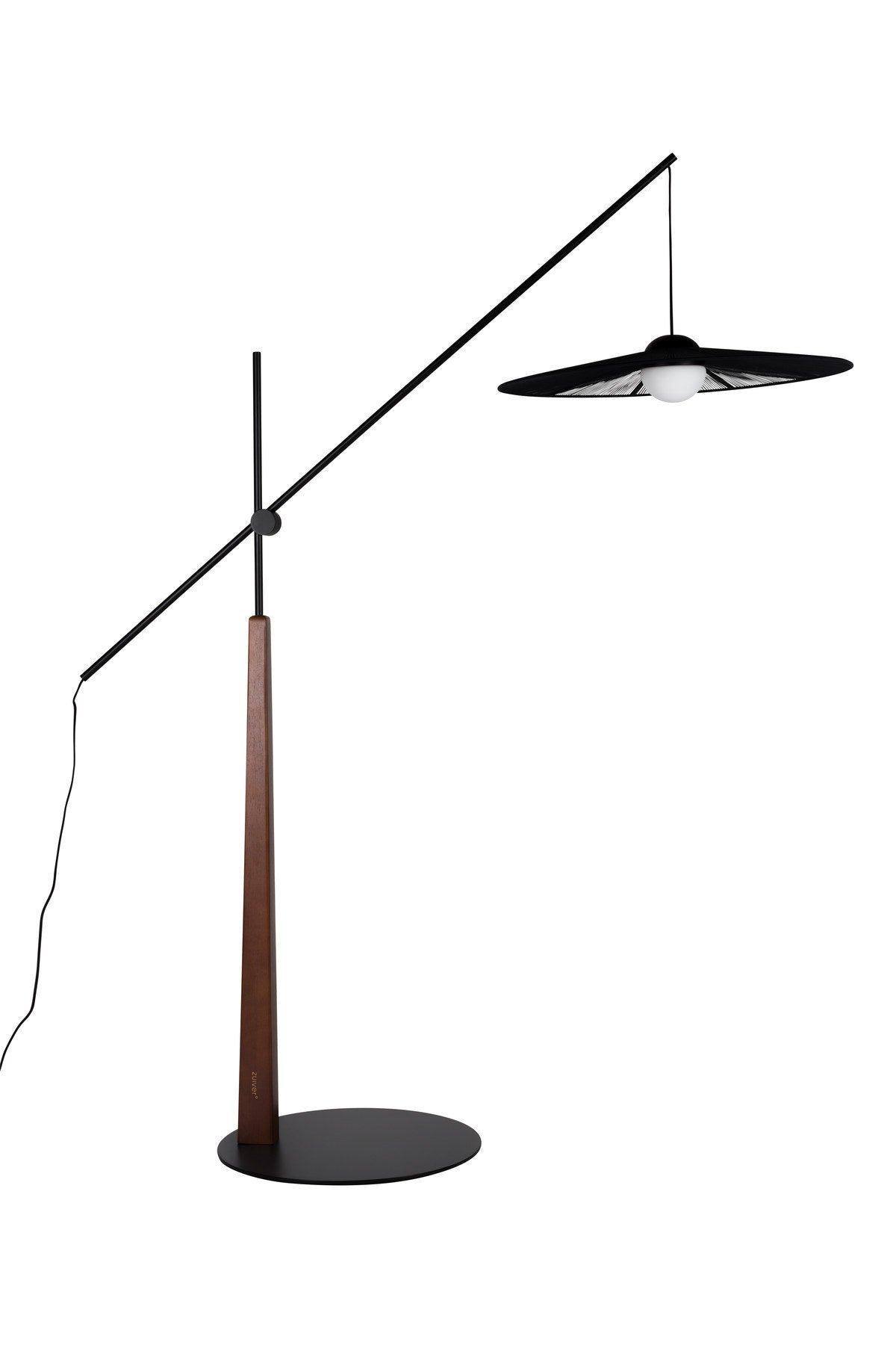 Stehlampe Belle in Schwarz präsentiert im Onlineshop von KAQTU Design AG. Stehleuchte ist von Zuiver
