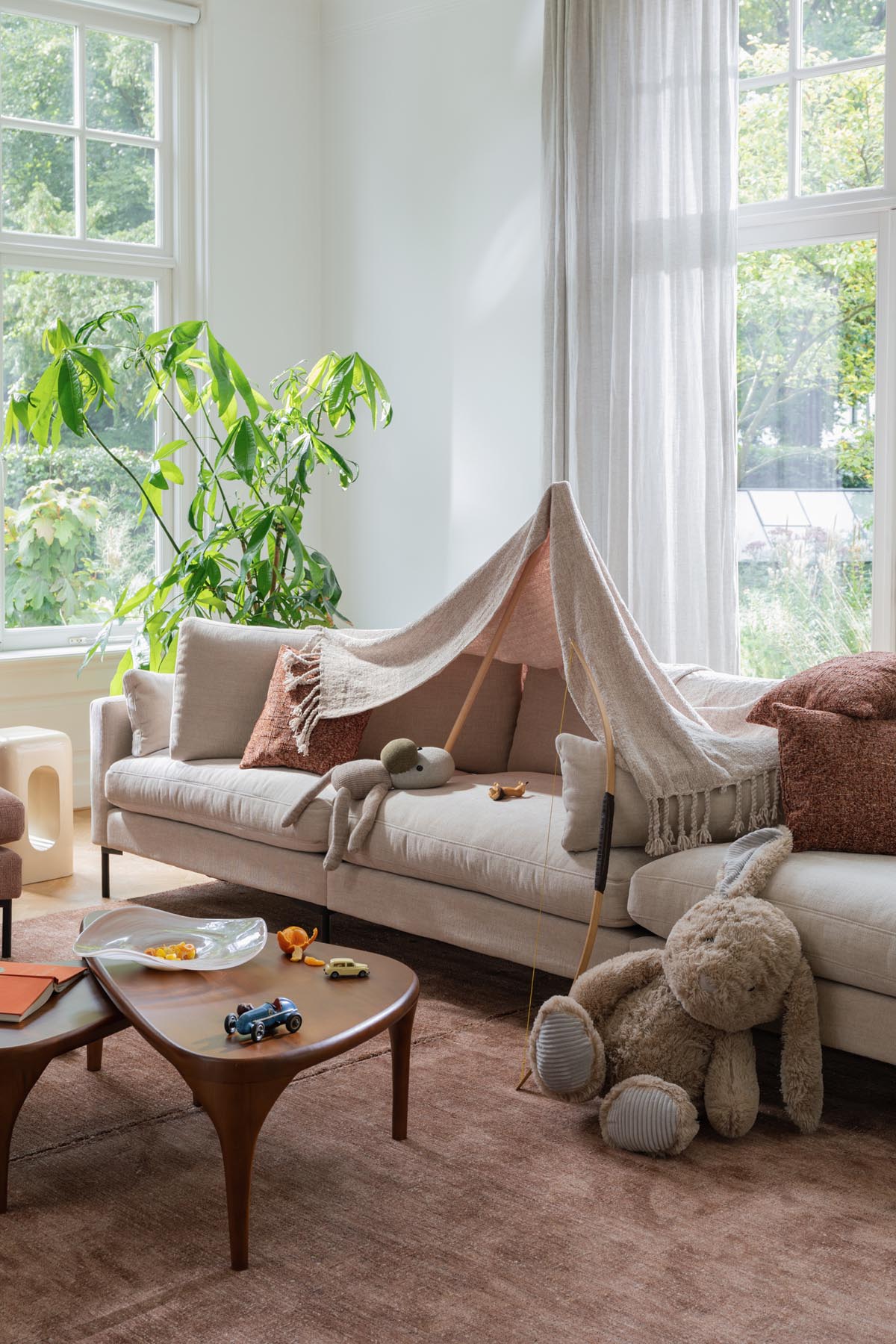 Summer Sofa 4,5-Sitzer in Creme präsentiert im Onlineshop von KAQTU Design AG. 4er Sofa ist von Zuiver