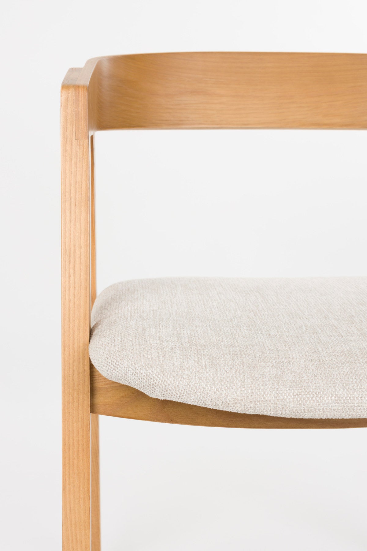 Stuhl Mads in Natur präsentiert im Onlineshop von KAQTU Design AG. Stuhl ist von Zuiver