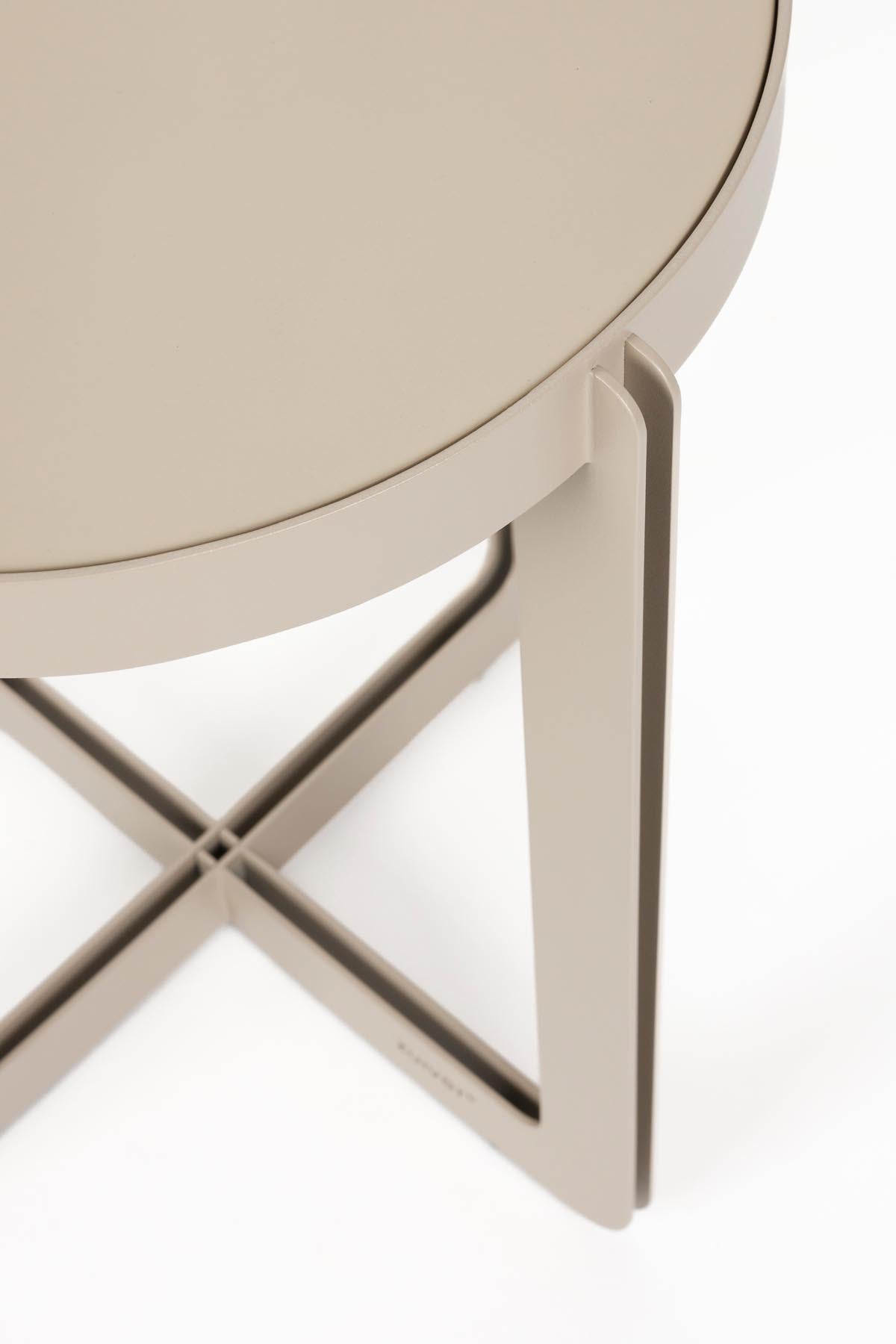 Beistelltisch Centre in beige präsentiert im Onlineshop von KAQTU Design AG. Beistelltisch ist von Zuiver