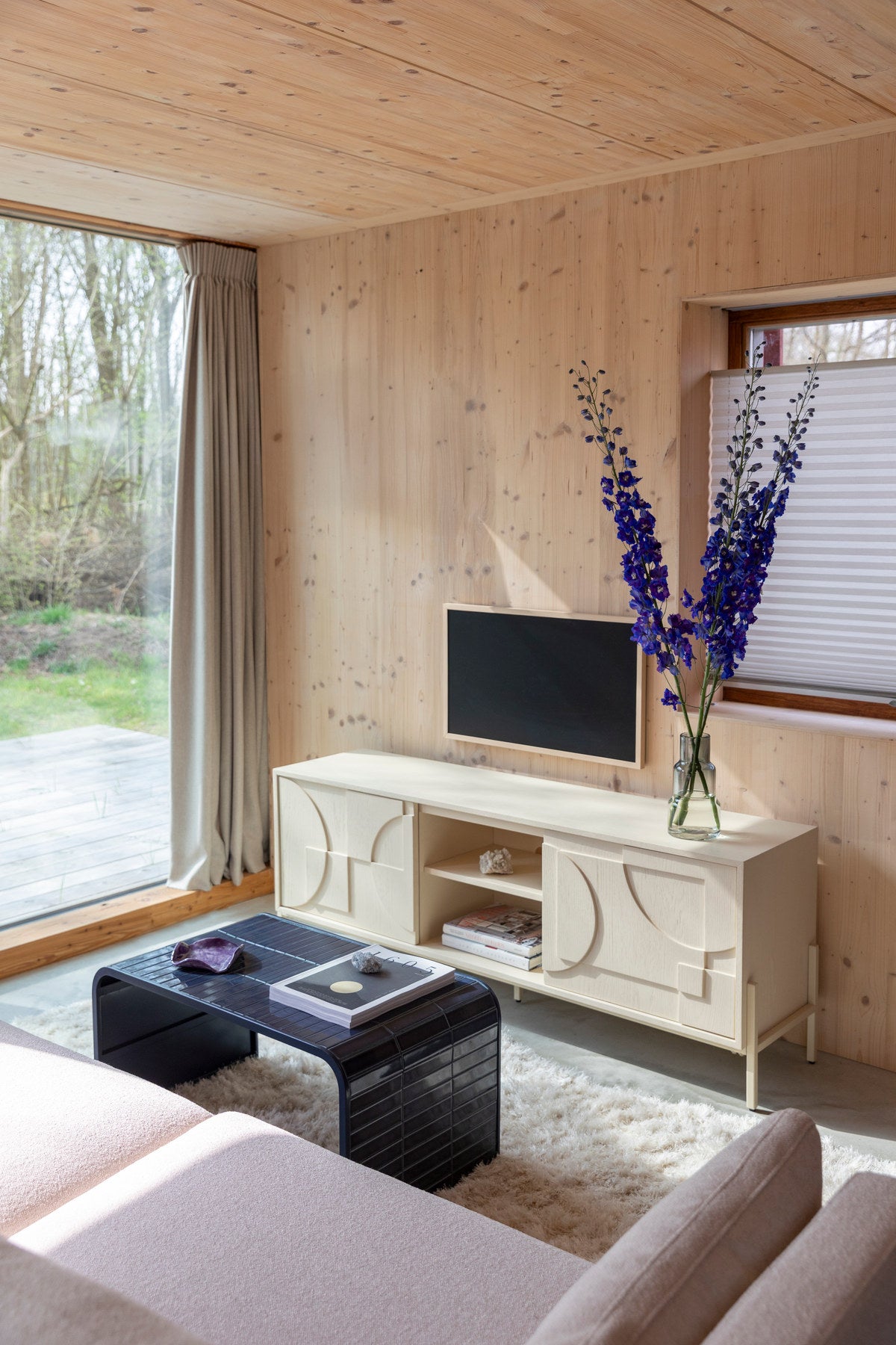 Sofatisch Tiles in blau präsentiert im Onlineshop von KAQTU Design AG. Couchtisch ist von Zuiver