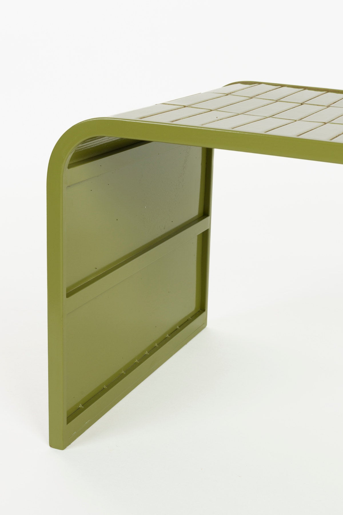 Sofatisch Tiles in Grün präsentiert im Onlineshop von KAQTU Design AG. Couchtisch ist von Zuiver