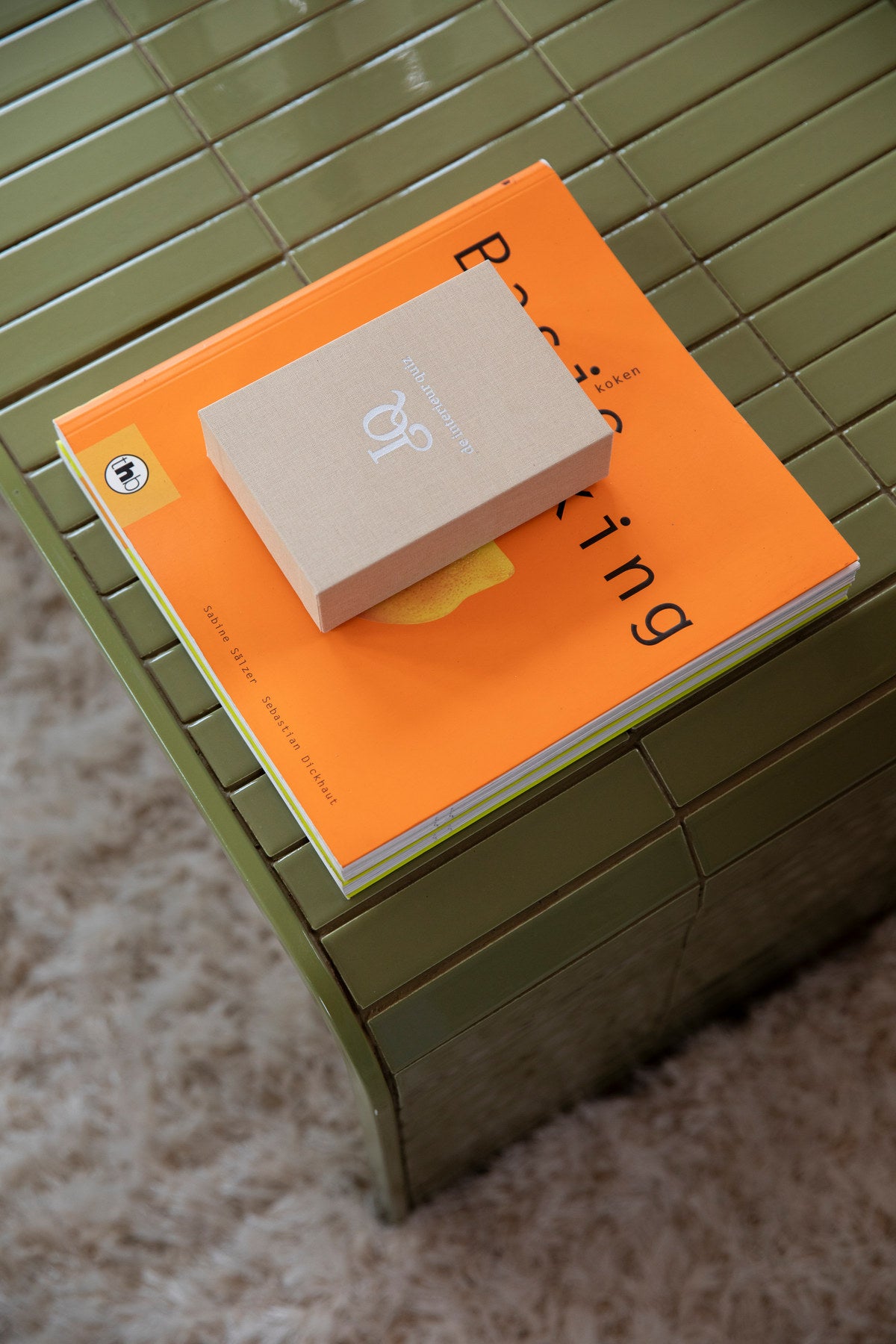 Sofatisch Tiles in Grün präsentiert im Onlineshop von KAQTU Design AG. Couchtisch ist von Zuiver