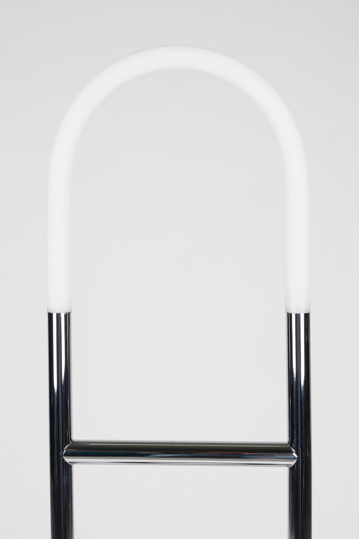Stehleuchte Arch in Silber präsentiert im Onlineshop von KAQTU Design AG. Stehleuchte ist von Zuiver