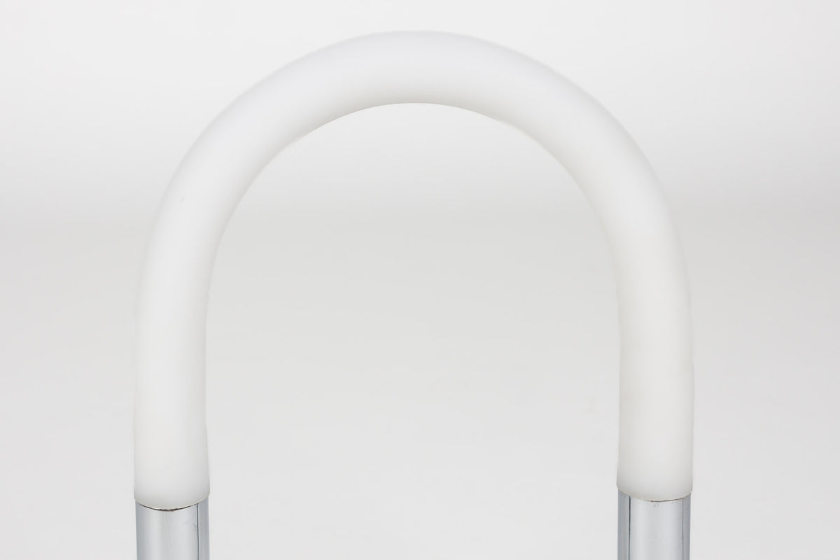 Stehleuchte Arch in Silber präsentiert im Onlineshop von KAQTU Design AG. Stehleuchte ist von Zuiver