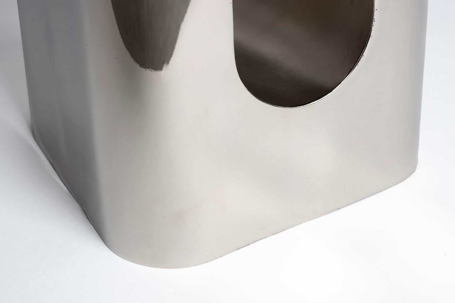 Erleben Sie den Hocker Creek von Zuiver – ein eleganter, multifunktionaler Hocker, der jedem Raum Stil und Komfort verleiht.