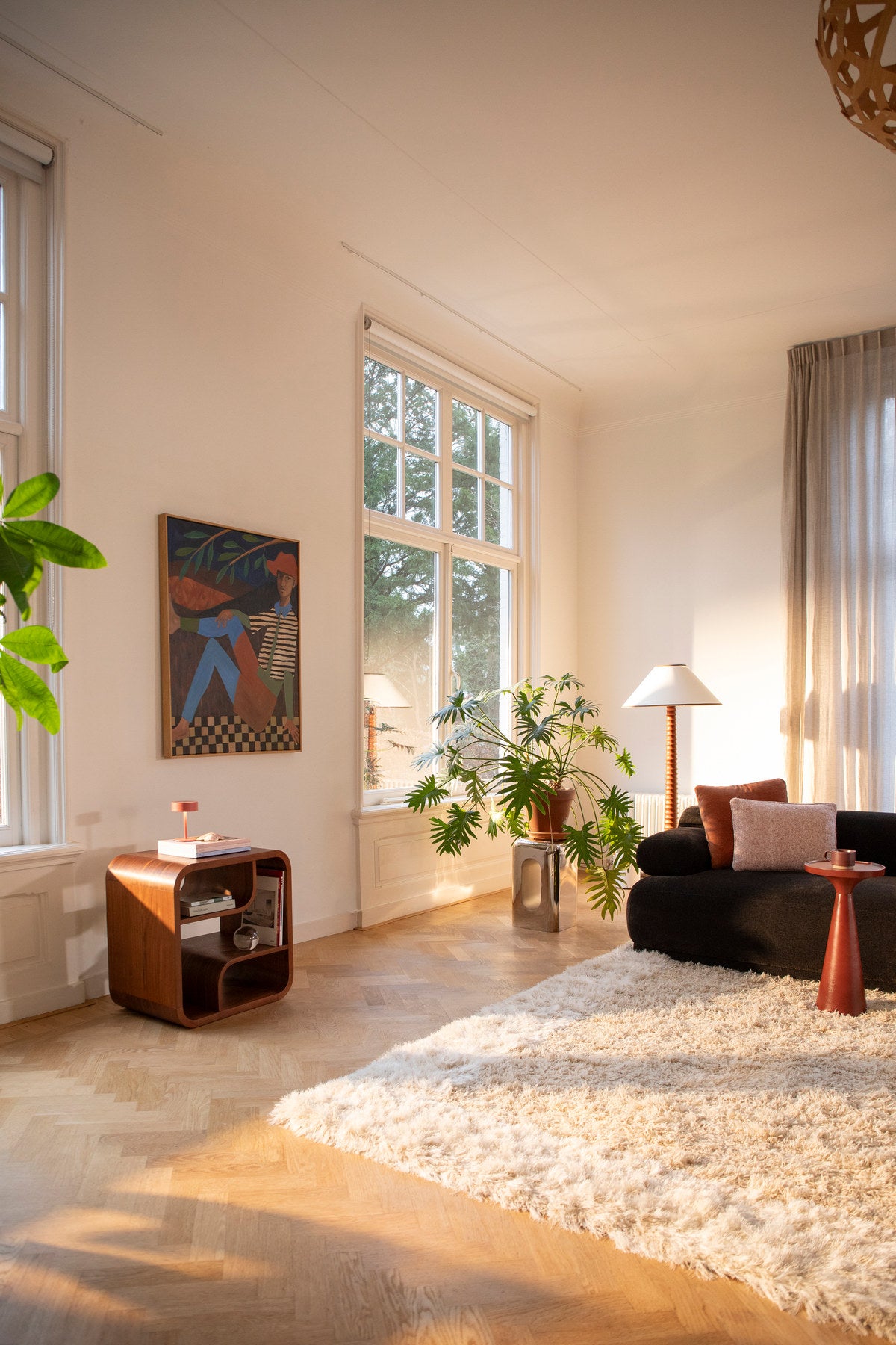 Hocker Creek in Silber präsentiert im Onlineshop von KAQTU Design AG. Hocker ist von Zuiver