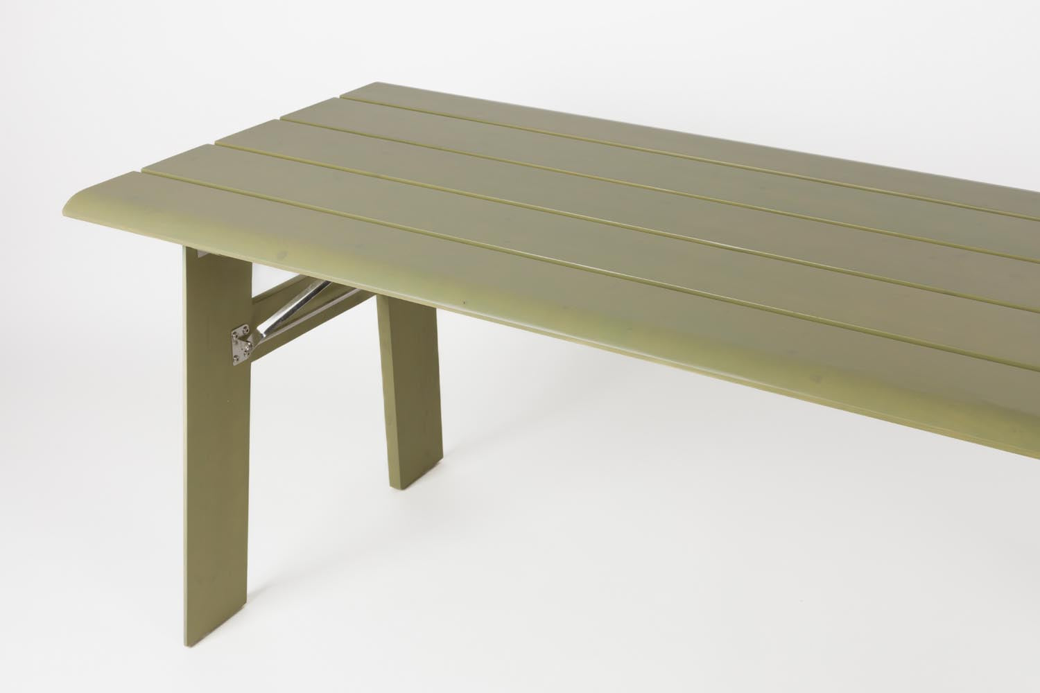 Entdecken Sie das vielseitige Gartentischset Avenue von Zuiver – stilvolles Design, klappbare Funktionalität und integrierter Flaschenöffner für unvergessliche Momente im Freien!