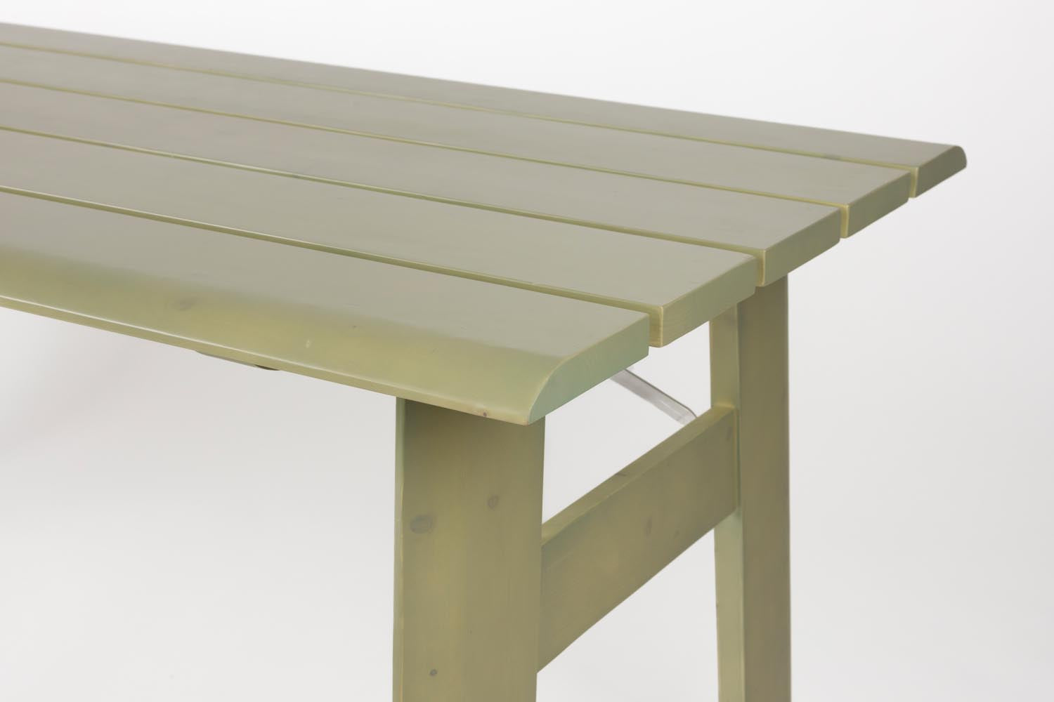 Genießen Sie den Sommer mit dem eleganten Gartentischset Avenue von Zuiver – klappbar, komfortabel und ideal für jede Gartenparty!