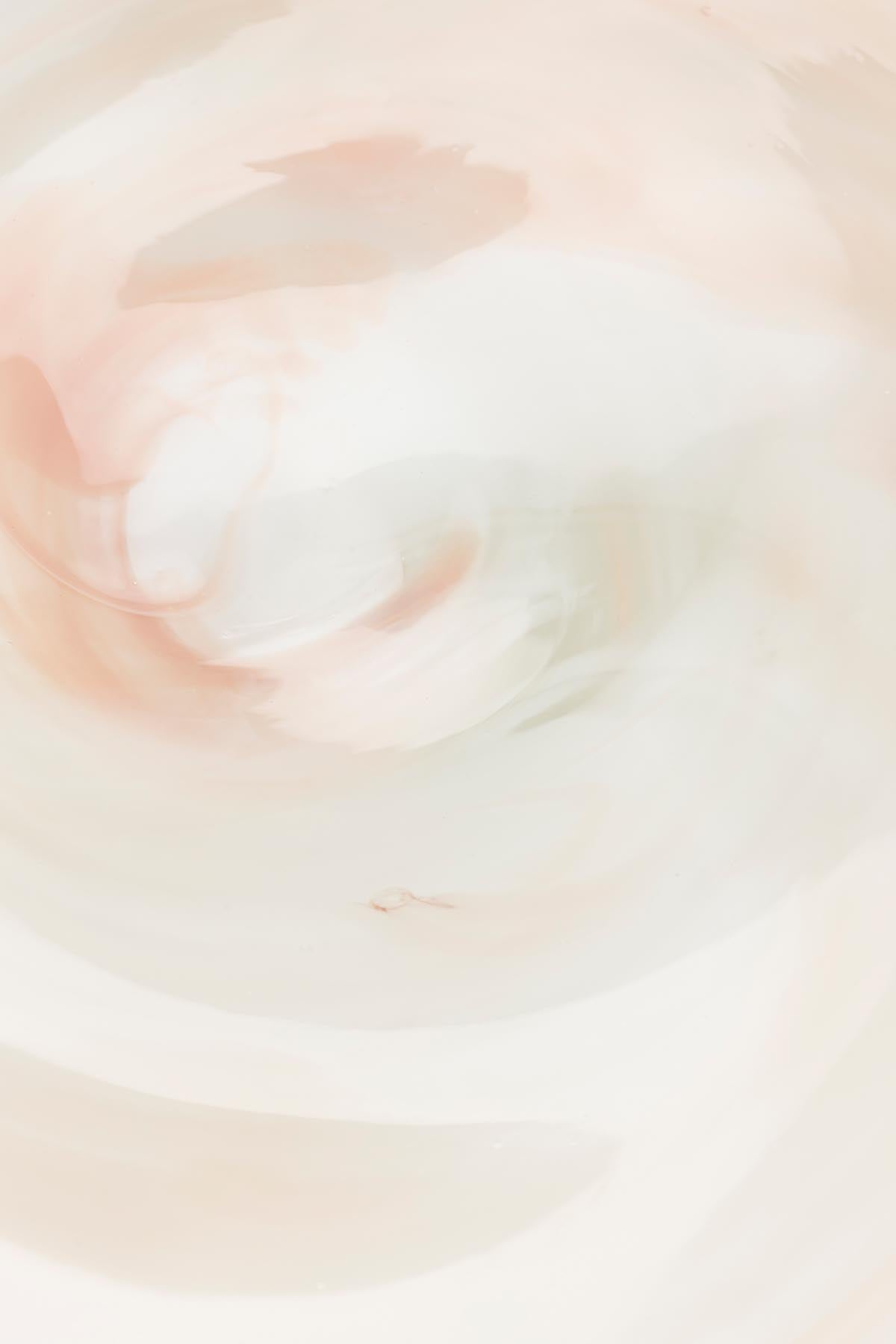 Schale Maria in Offwhite präsentiert im Onlineshop von KAQTU Design AG. Schale ist von Zuiver