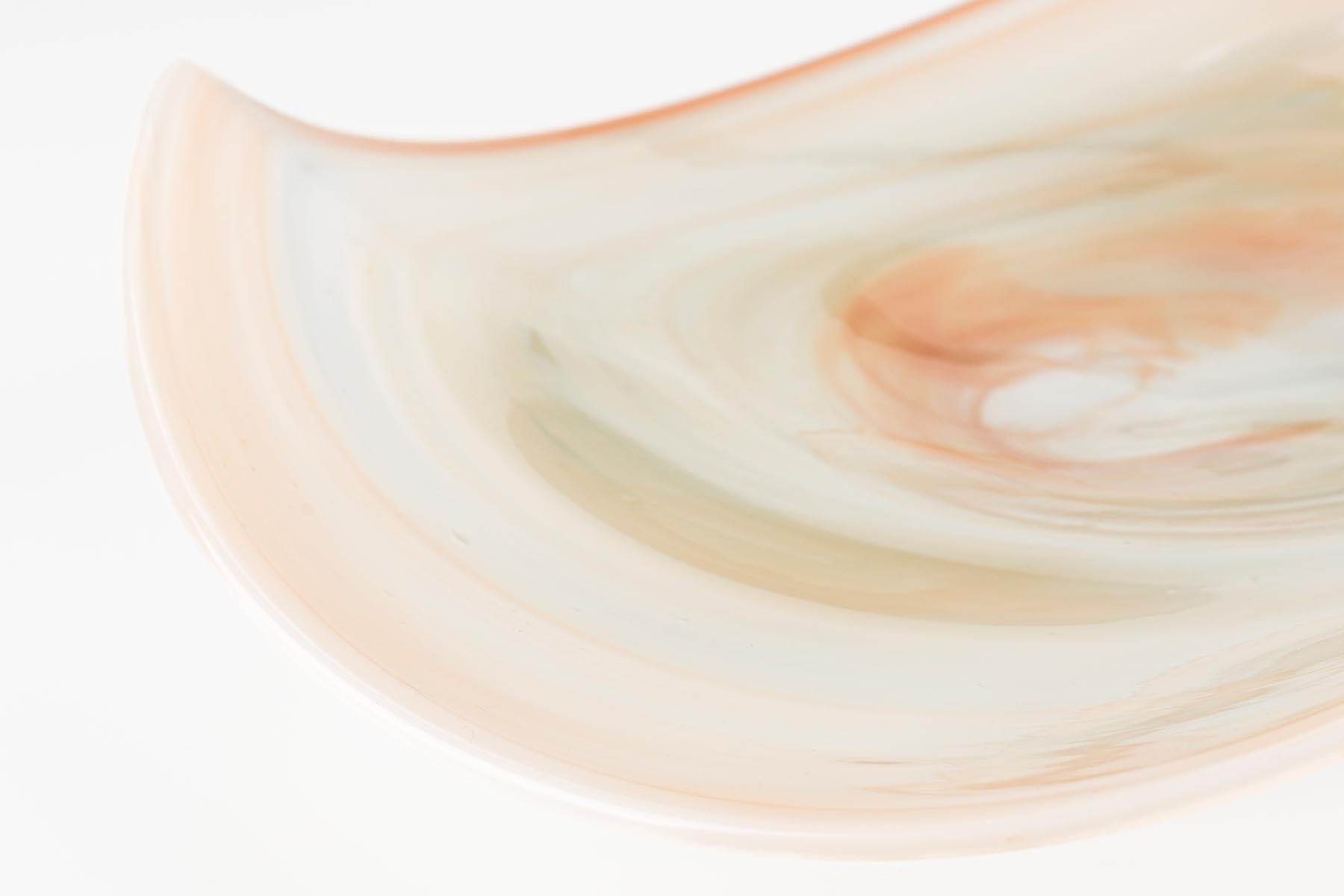 Schale Maria in Offwhite präsentiert im Onlineshop von KAQTU Design AG. Schale ist von Zuiver