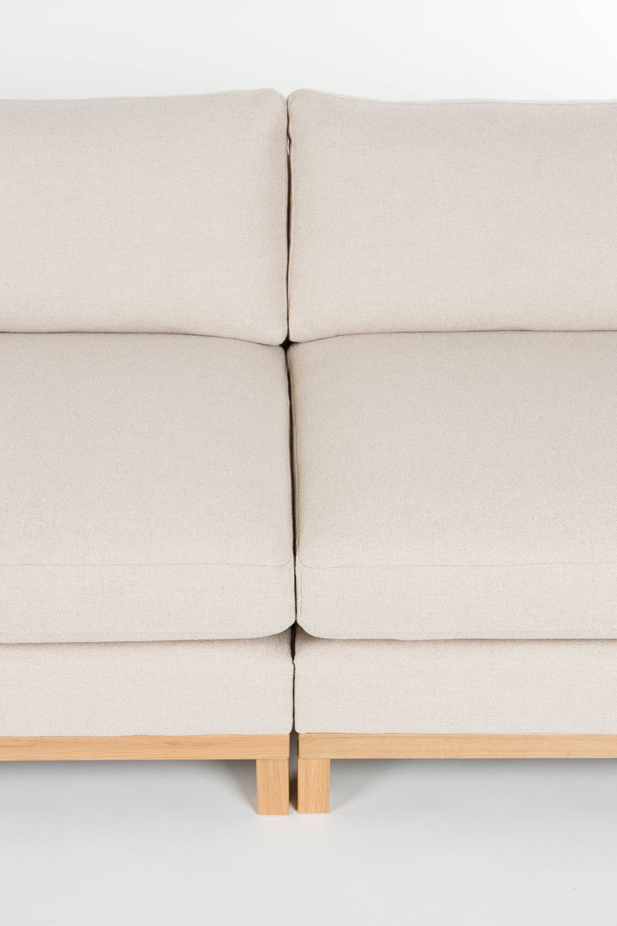 Sofa Blossom 4.5-Sitzer in Creme präsentiert im Onlineshop von KAQTU Design AG. 4er Sofa ist von Zuiver