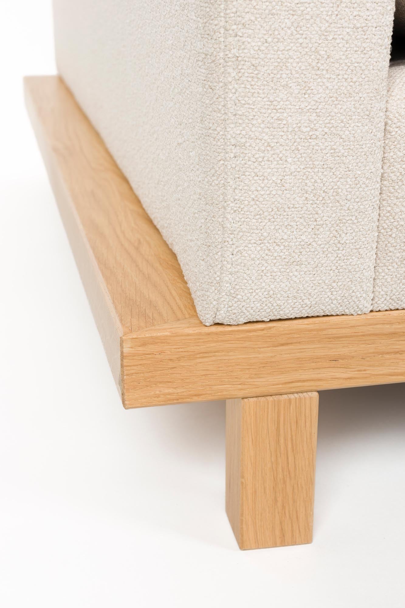 Erleben Sie das elegante 4,5-Sitzer Sofa Blossom von Zuiver in sanften Sandtönen – ideal für ein modernes Wohnambiente.