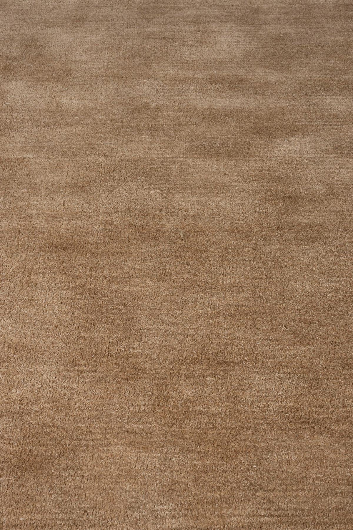 Moderner Teppich Luwte in sanften Beigetönen, 200x300 cm, perfekt für gemütliche und elegante Wohnambiente. Hochwertige Qualität von Zuiver.