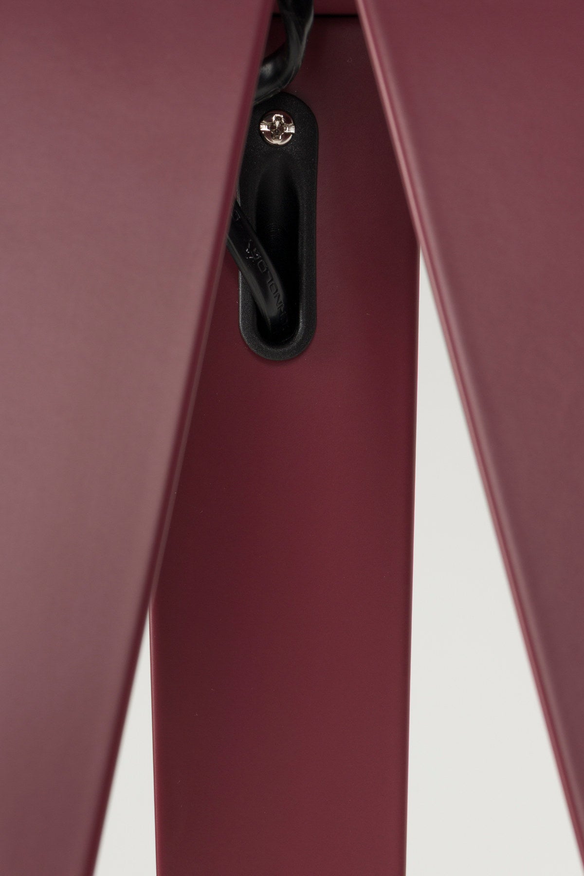 Stehleuchte Tripod in Rot präsentiert im Onlineshop von KAQTU Design AG. Stehleuchte ist von Zuiver