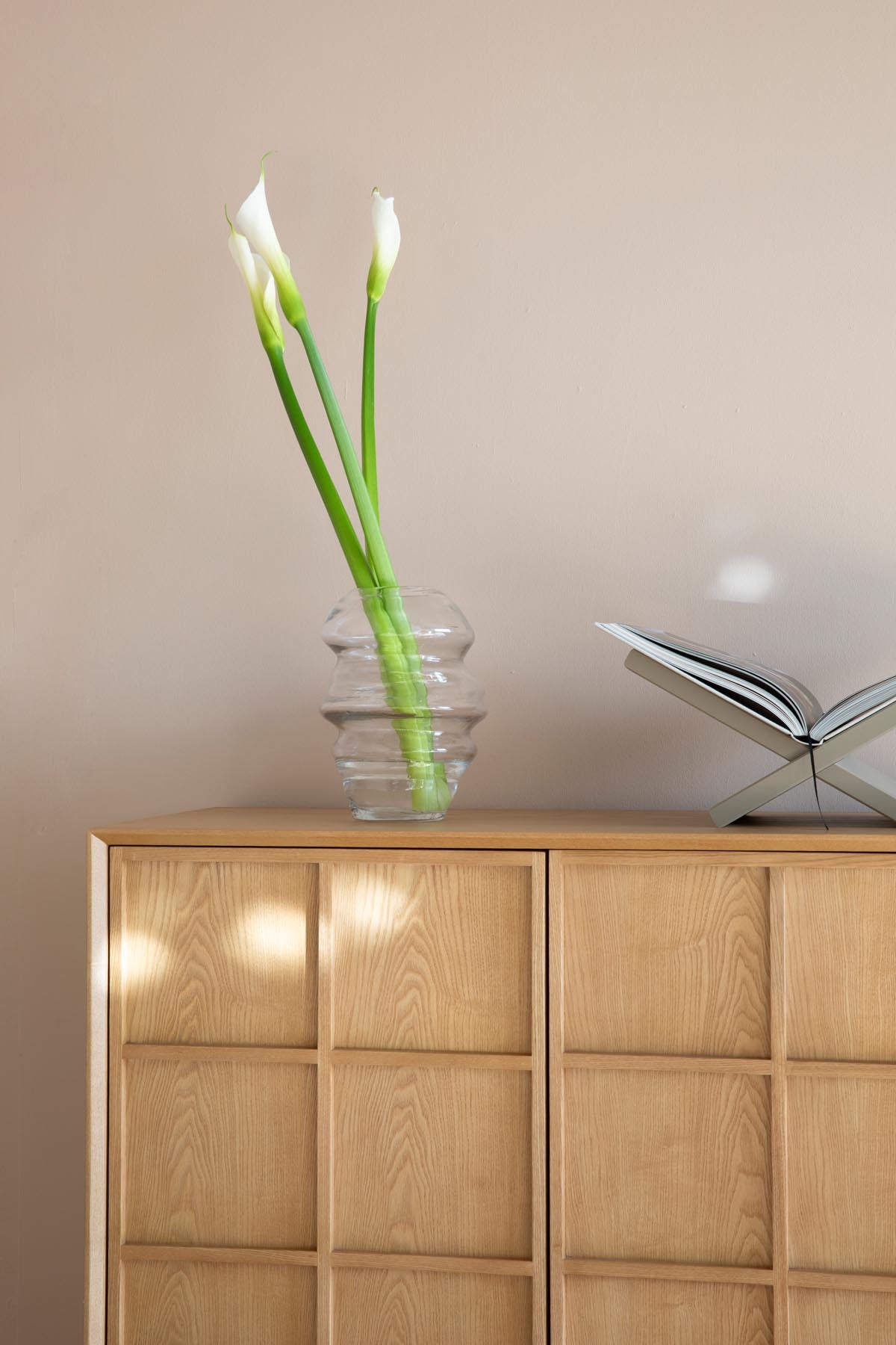 Cabinet Raster in Natural präsentiert im Onlineshop von KAQTU Design AG. Cabinet ist von Zuiver