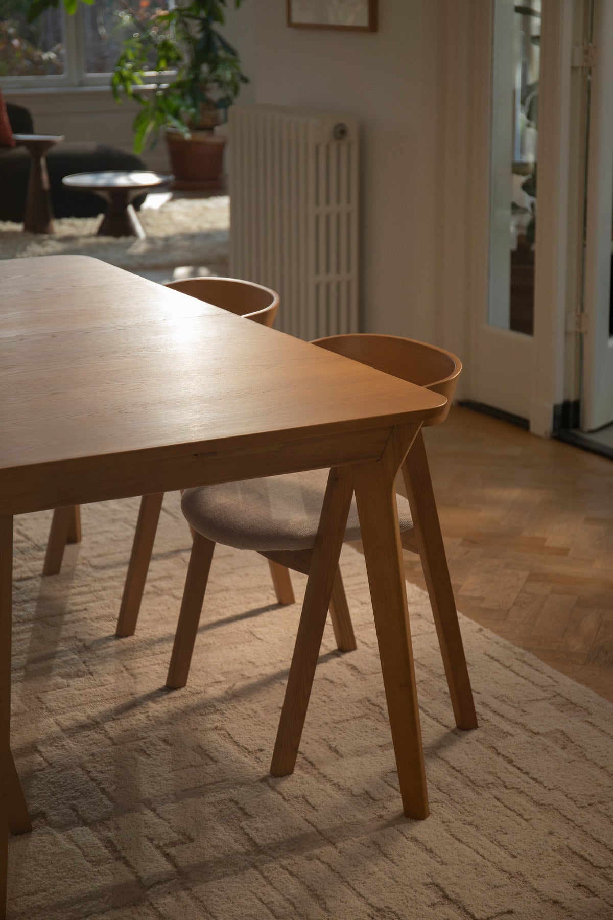 Esstisch Ellen in Natur präsentiert im Onlineshop von KAQTU Design AG. Esstisch ist von Zuiver