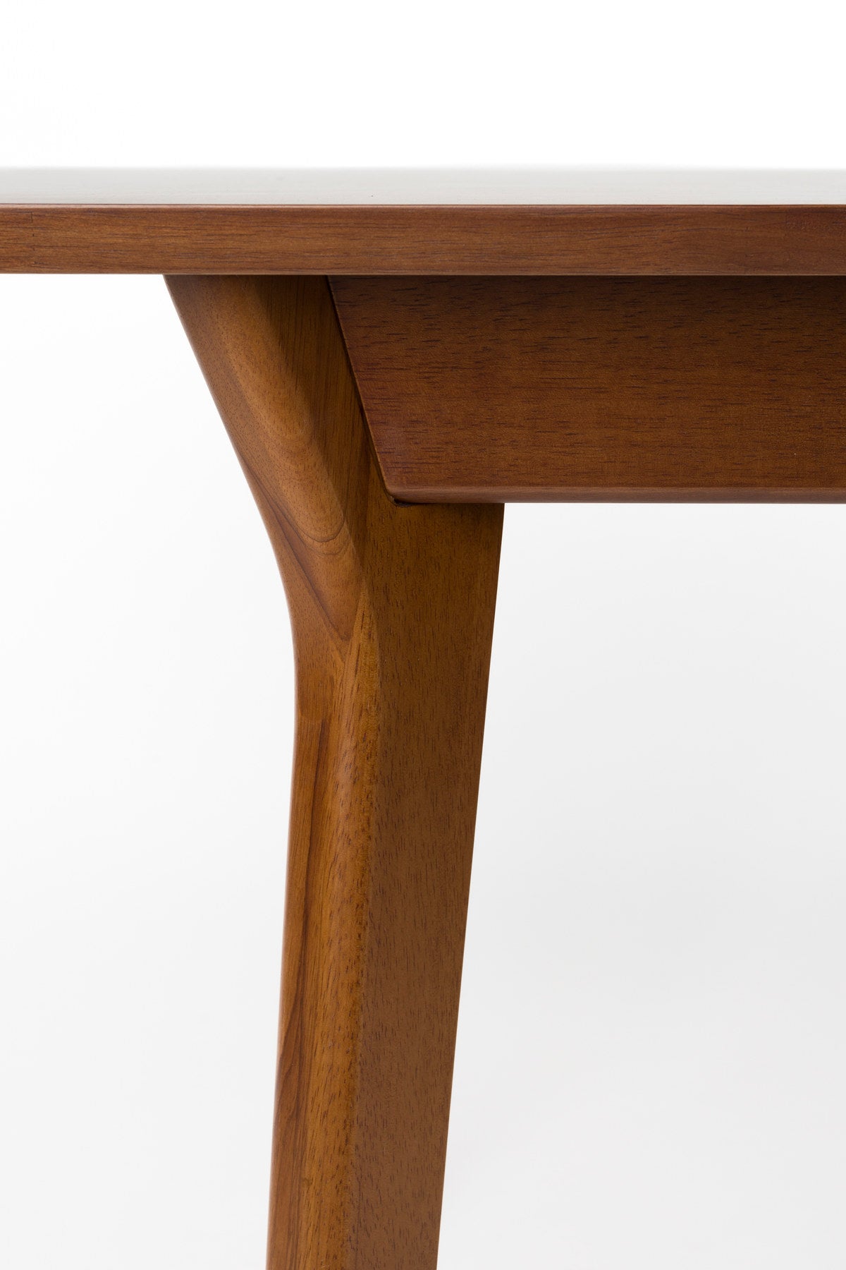 Esstisch Ellen in Braun präsentiert im Onlineshop von KAQTU Design AG. Esstisch ist von Zuiver