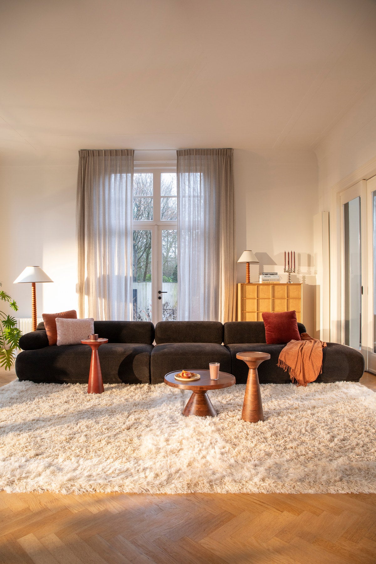 Beistelltisch Floss in Braun präsentiert im Onlineshop von KAQTU Design AG. Beistelltisch ist von Zuiver