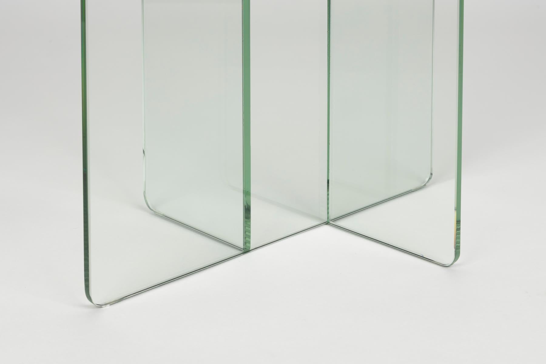 Beistelltisch Linea in Transparent präsentiert im Onlineshop von KAQTU Design AG. Beistelltisch ist von Zuiver