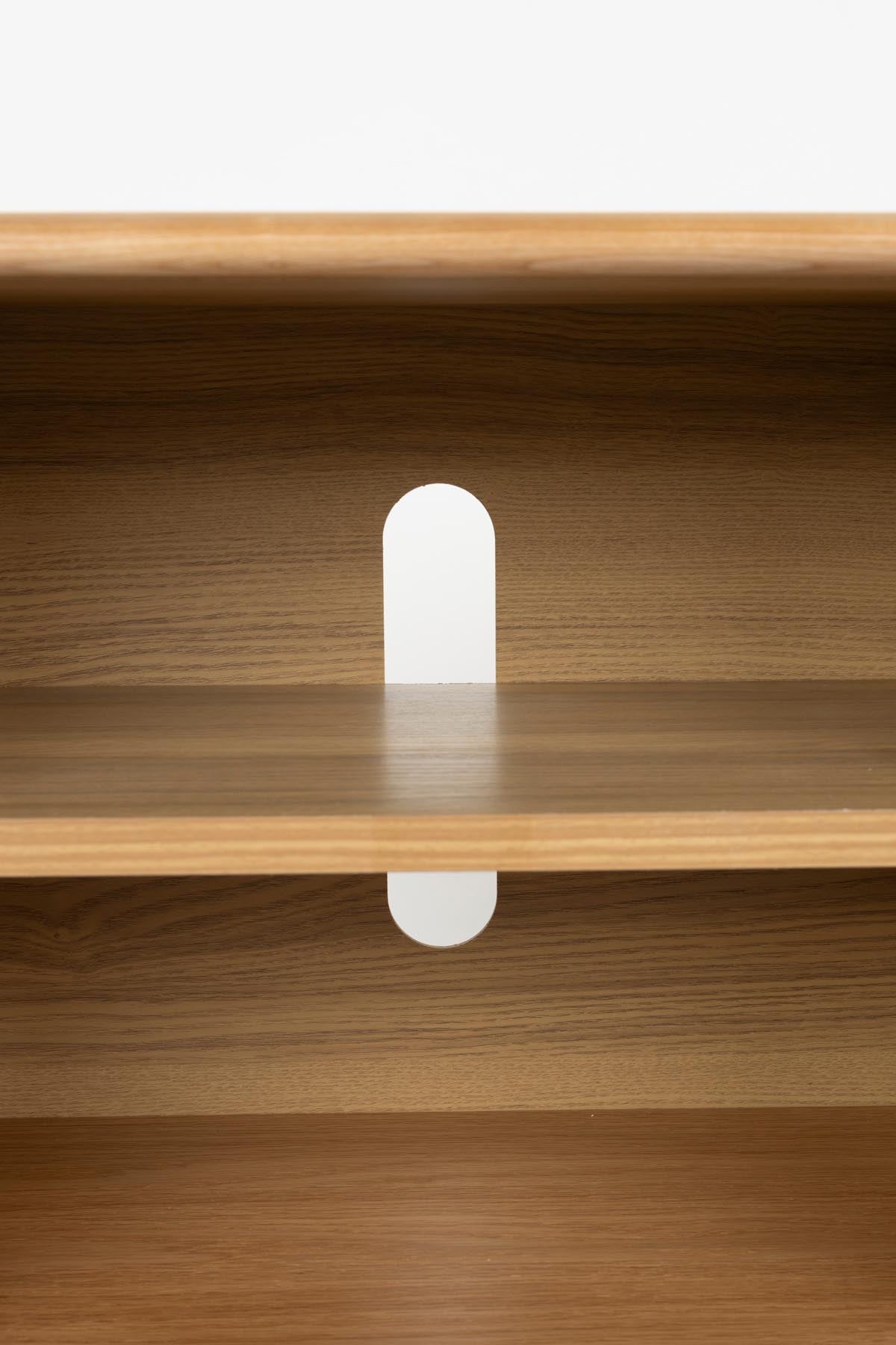 Sideboard Rise in Natürlich präsentiert im Onlineshop von KAQTU Design AG. Sideboards ist von Zuiver