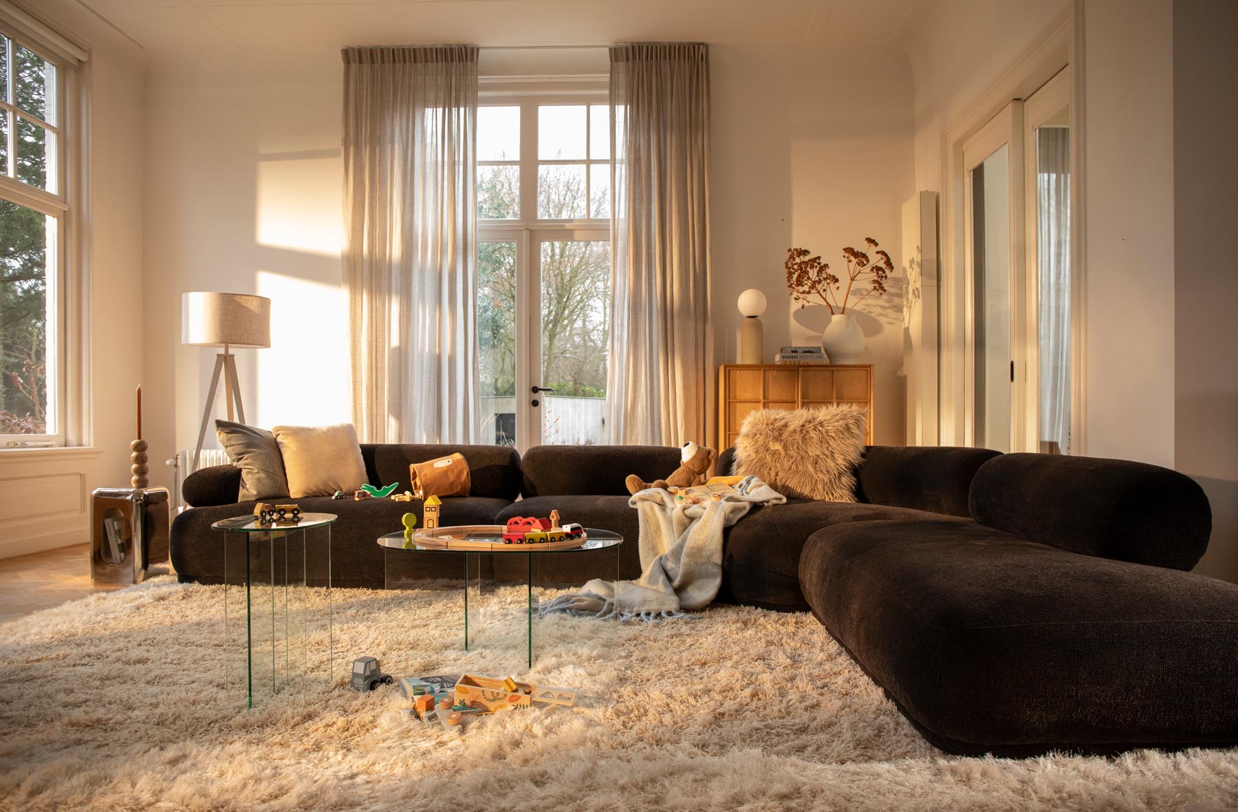 Sofa Rembrandt 7.5-Sitzer Links in Braun präsentiert im Onlineshop von KAQTU Design AG. Ecksofa ist von Zuiver
