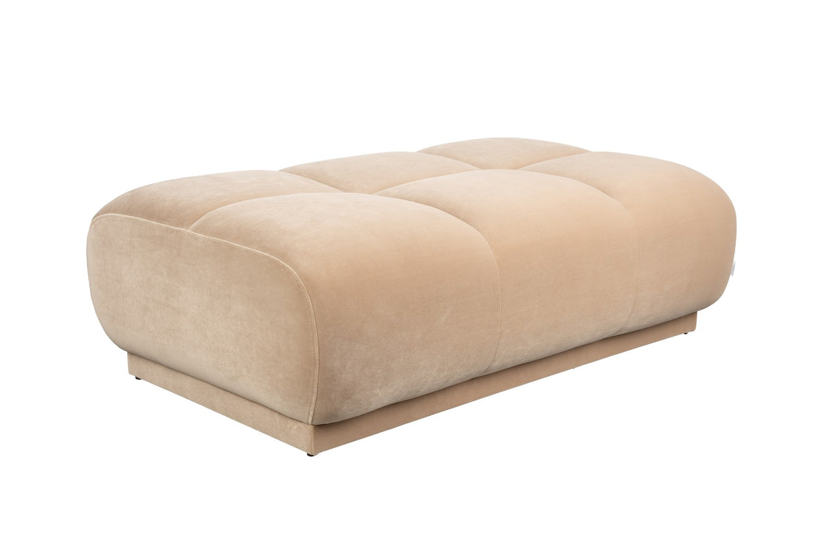 Beiger Hocker mit runden Formen, Polyesterbezug und Schaumstoffpolsterung, Modell Hazel von Zuiver, Masse 127x80x38 cm.