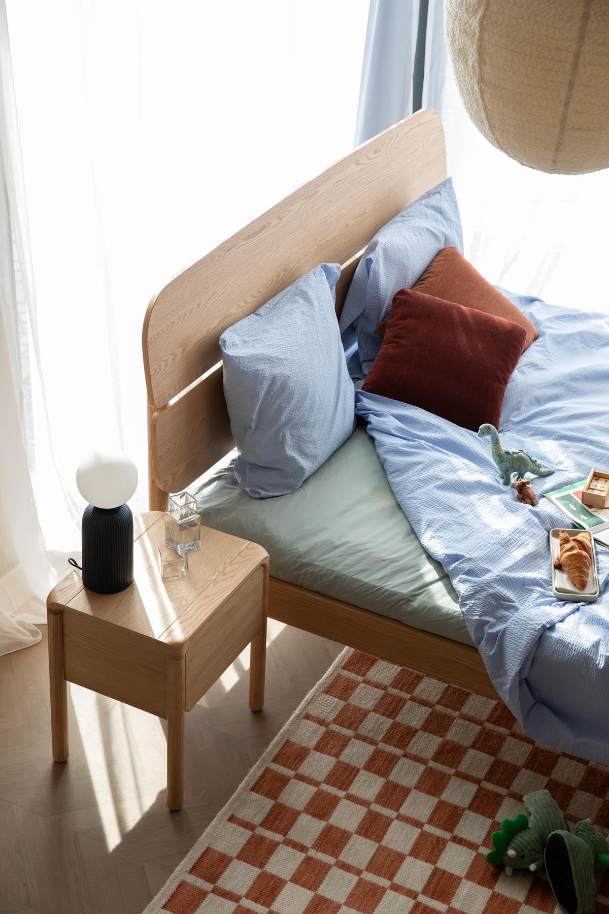 Bett Storm Natural 160 in Natural präsentiert im Onlineshop von KAQTU Design AG. Bett ist von Zuiver
