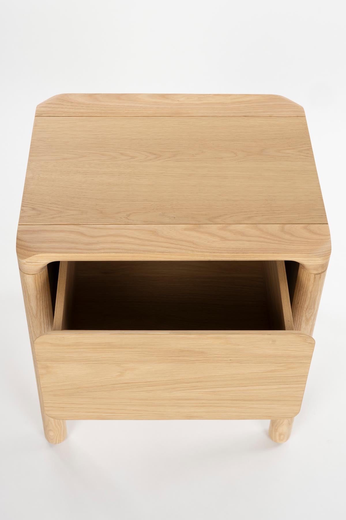 Beistelltisch / Nachttisch Storm in Natürlich präsentiert im Onlineshop von KAQTU Design AG. Beistelltisch ist von Zuiver