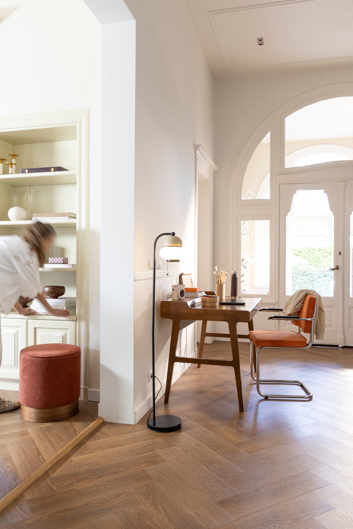 Schreibtisch Kaat in Braun präsentiert im Onlineshop von KAQTU Design AG. Schreibtisch ist von Zuiver