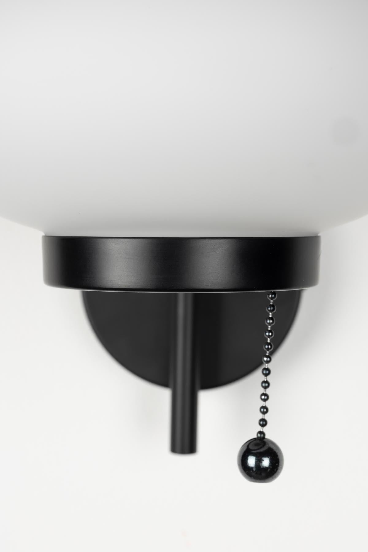 Wandleuchte Bumble in Beige präsentiert im Onlineshop von KAQTU Design AG. Wandleuchte ist von Zuiver