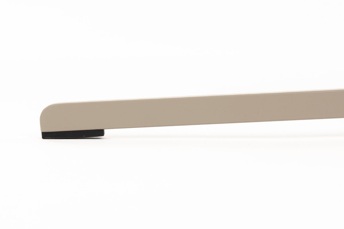 Armlehnstuhl Nikki in Beige präsentiert im Onlineshop von KAQTU Design AG. Stuhl mit Armlehne ist von Zuiver