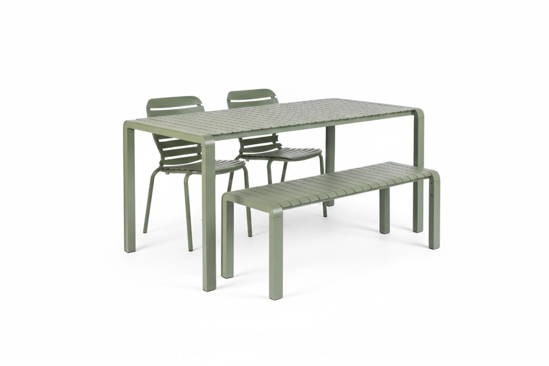 Gartentisch Vondel 168.5 + 2 Stühle + Bank Vondel Grün in Grün präsentiert im Onlineshop von KAQTU Design AG. Gartentischset ist von Zuiver