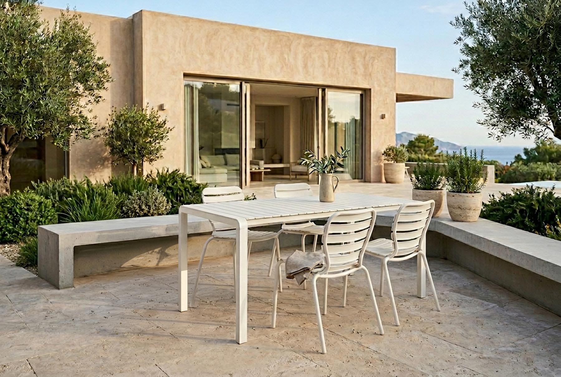 Gartentisch Vondel 168.5 + 4 Stühle Vondel weiss in Weiss präsentiert im Onlineshop von KAQTU Design AG. Gartentischset ist von Zuiver
