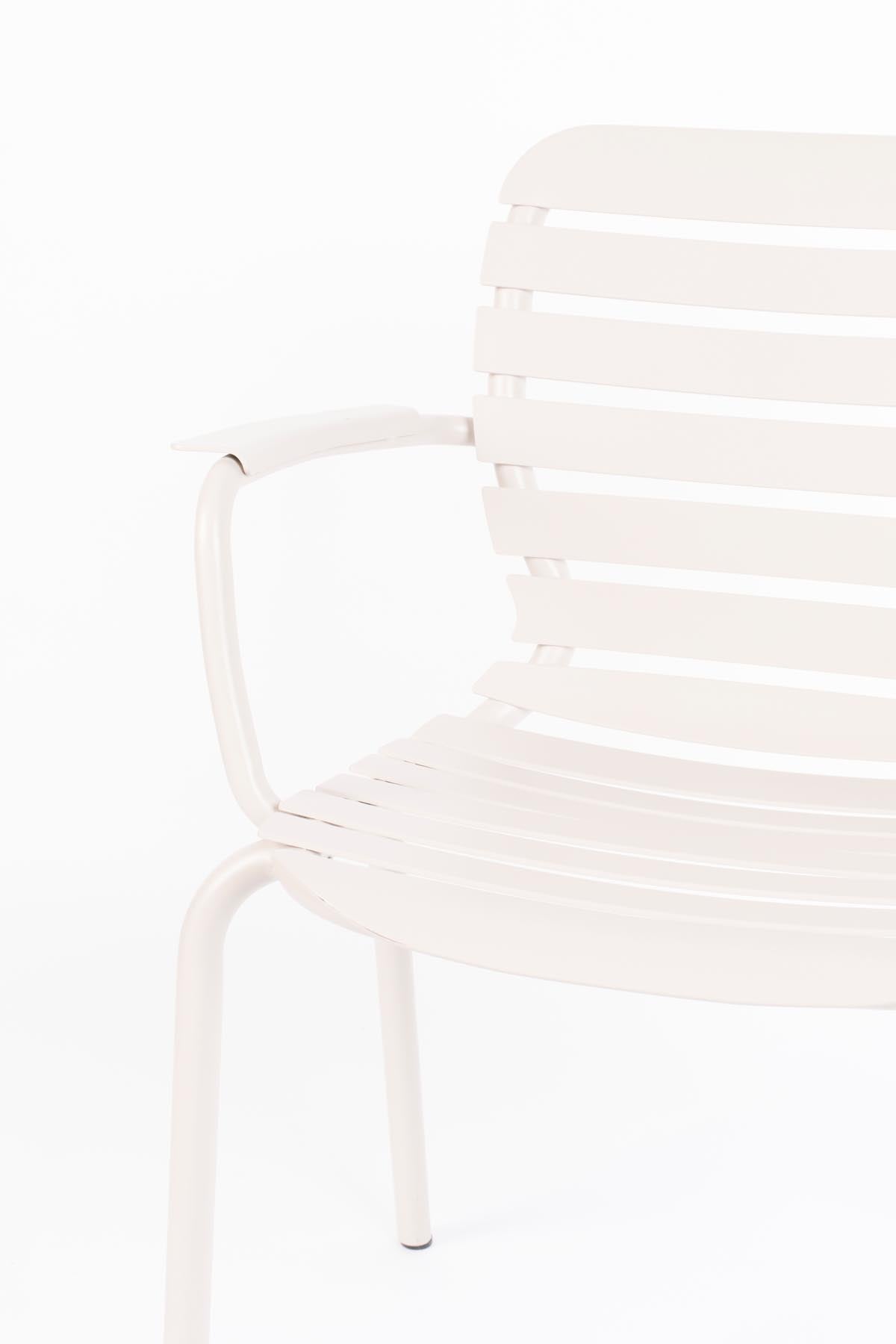 Gartentisch Vondel 214 + 6 Armlehnstühle Vondel weiss in Weiss präsentiert im Onlineshop von KAQTU Design AG. Gartentischset ist von Zuiver